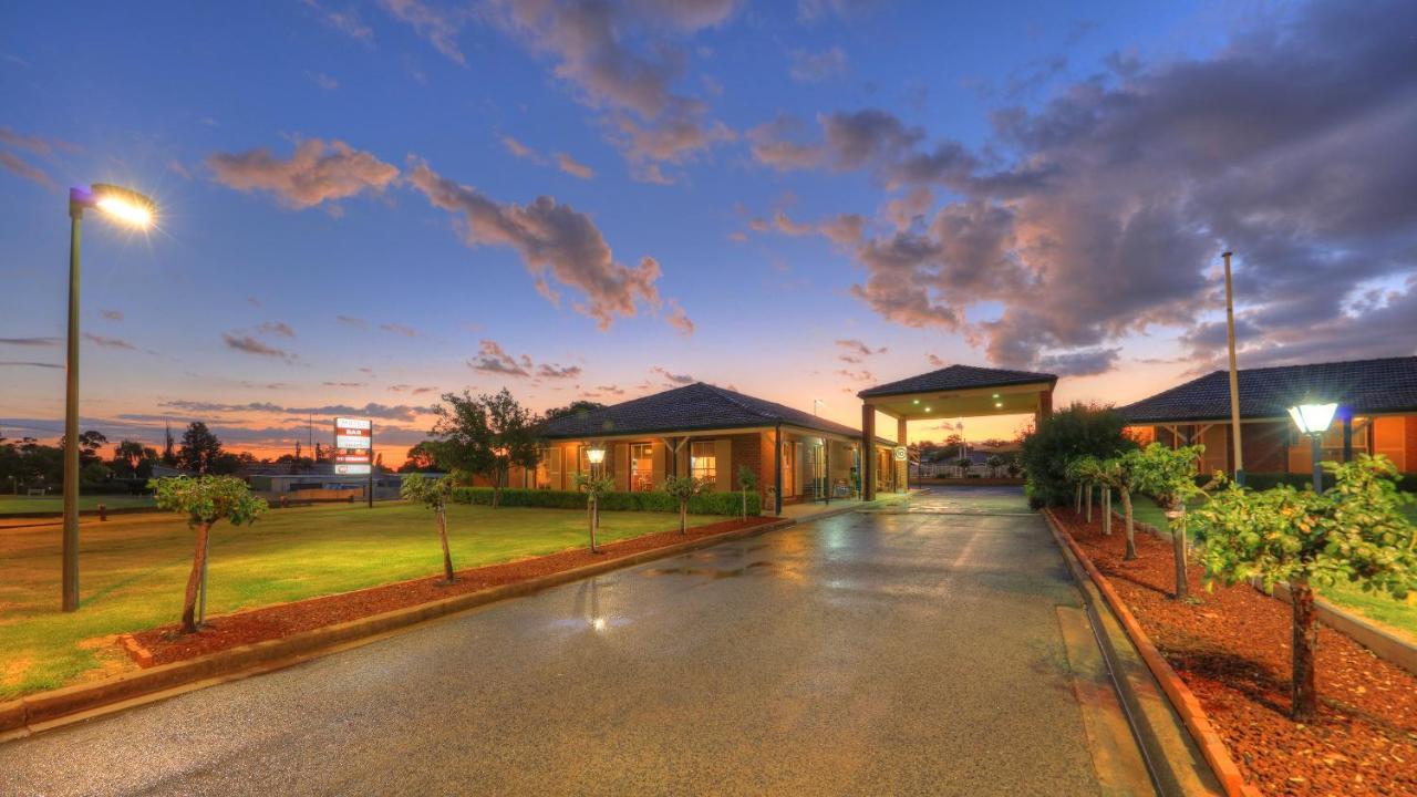 פארקס Bushman'S Motor Inn מראה חיצוני תמונה