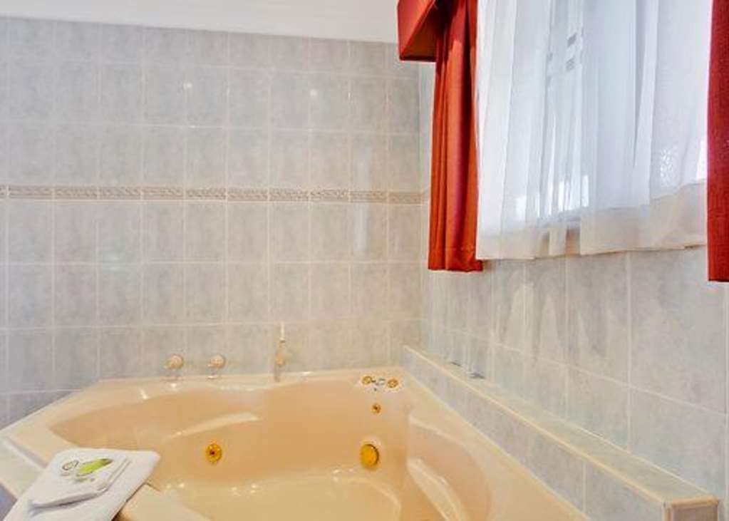 פארקס Bushman'S Motor Inn חדר תמונה